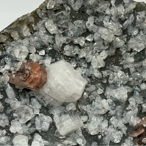 Apophyllite and stilbite Crystal self standing - Picture 7 of 12